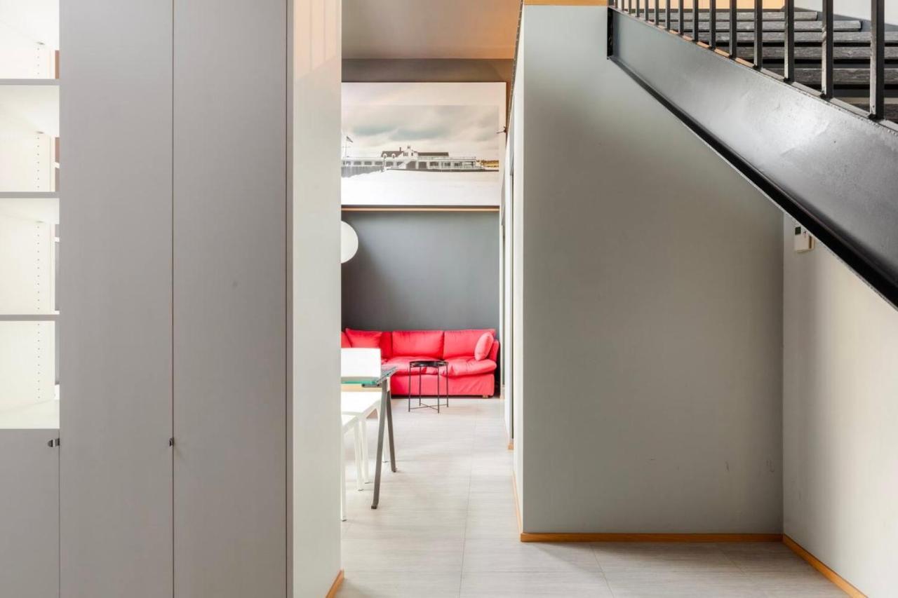 Design Spacious Loft In Navigli - Hosted By Sweetstay Милан Экстерьер фото